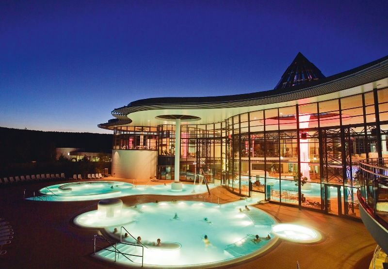 Kissalis Therme bei Nacht